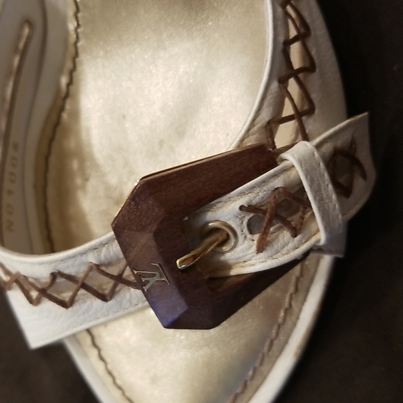 Louis Vuitton Cream Leather Sandals size 7.5 US - Picture 6 of 9